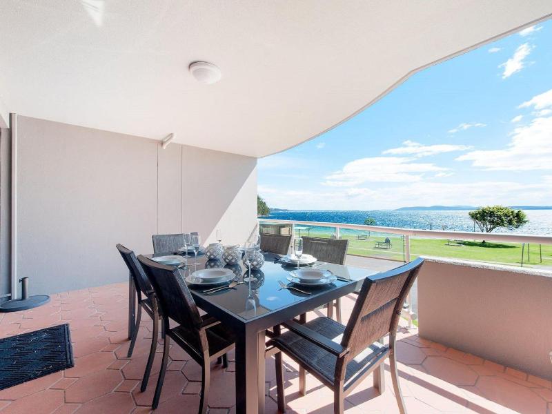 Florentine 6 stunning unit with sensational views - image 24