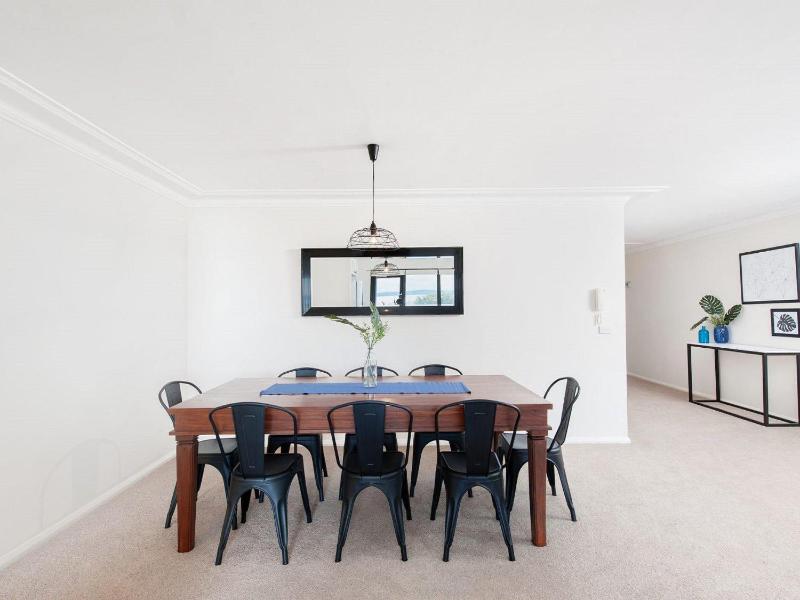 Florentine 6 stunning unit with sensational views - image 8