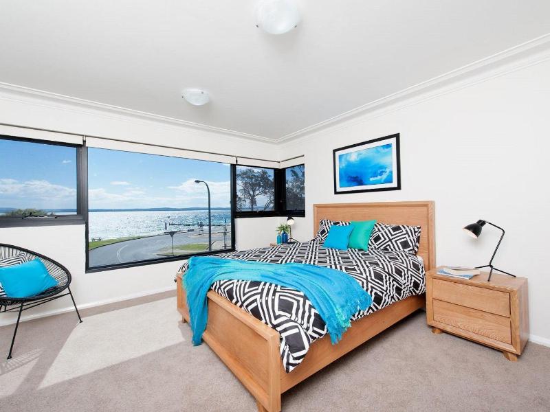 Florentine 6 stunning unit with sensational views - image 16