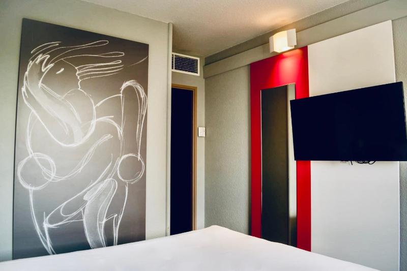 2 Adjacent Double Rooms image 4
