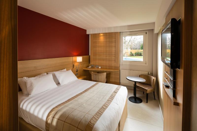 Superior Room  Garden view with King size Bed   image 1