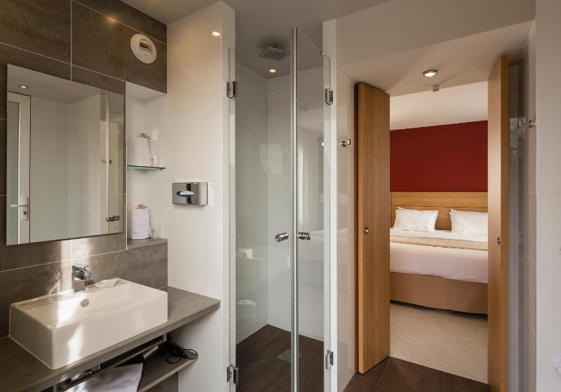 Executive Room with Terrace image 2