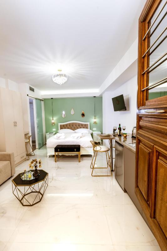 Konmari Boutique Suites - image 9