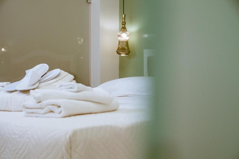 One-Bedroom Suite image 4