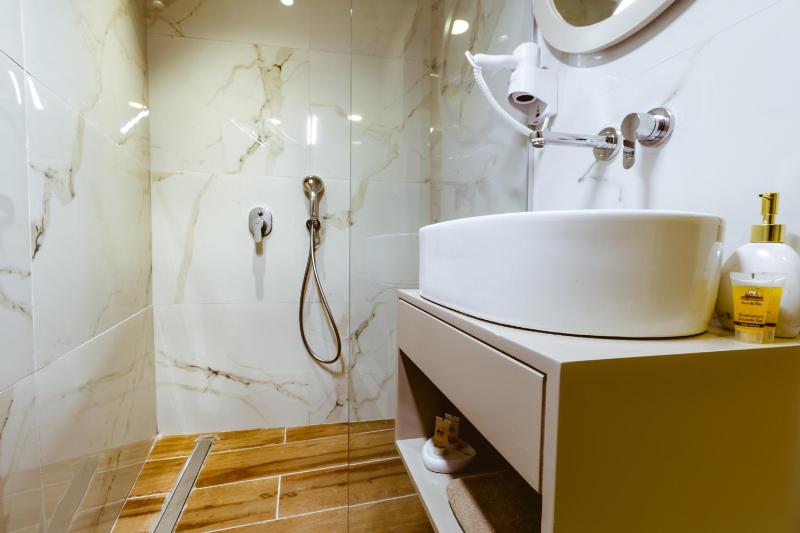 Konmari Boutique Suites - image 11