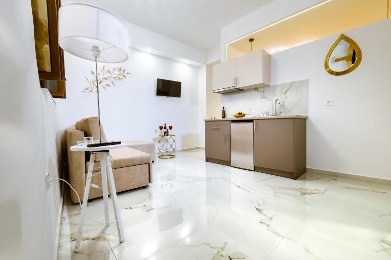Two-Bedroom Suite with Spa Bath image 3