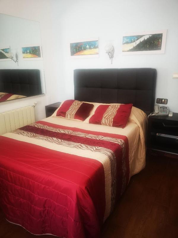 Double Room image 2