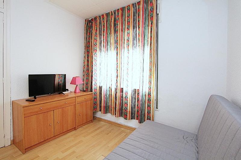One-Bedroom Apartment Street View image 2