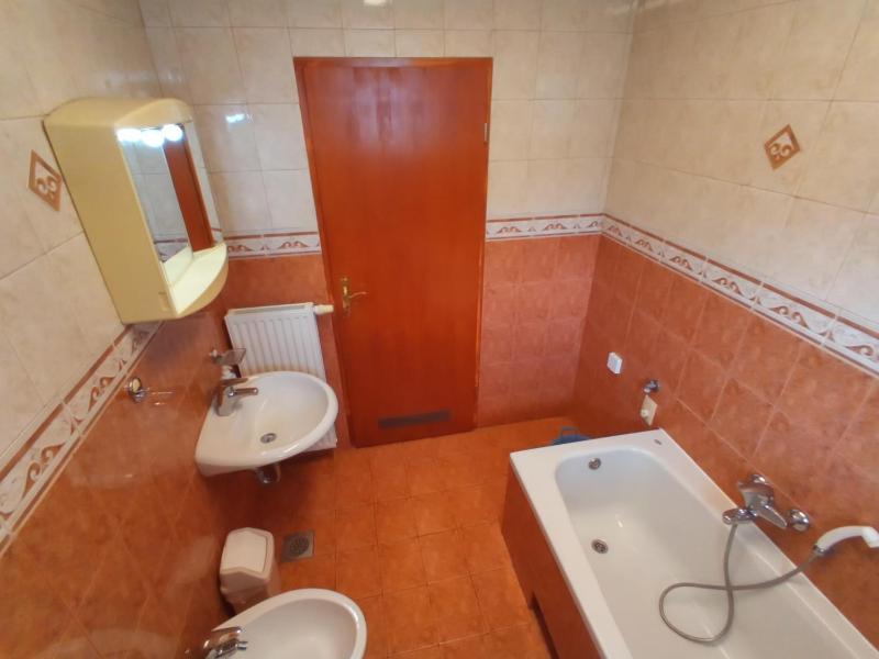 Double Room with Shared Bathroom image 3
