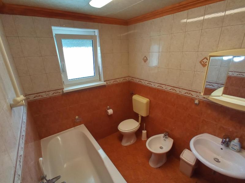 Double Room with Shared Bathroom image 2