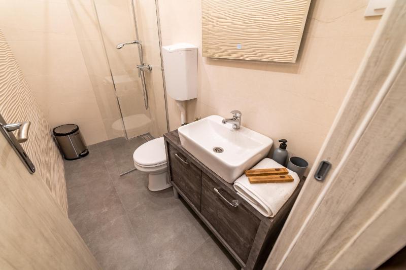 Ivi Place Apartments - image 13