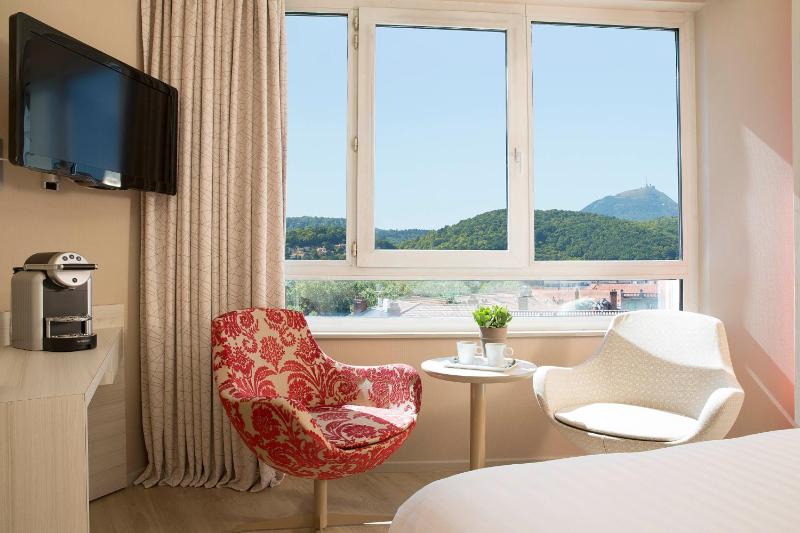 Superior Double Room image 3