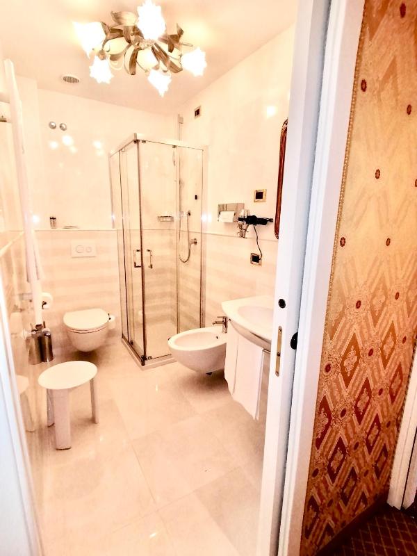 Superior Double Room image 3