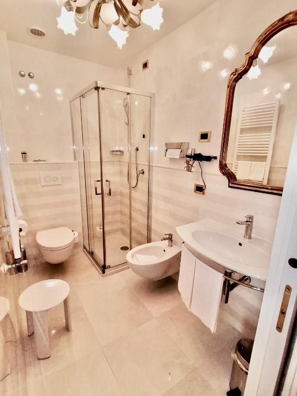 Superior Double Room image 2