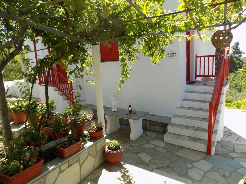 Adamadios Green House Images