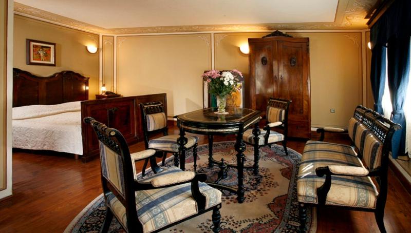 Old Legends Hotel - image 44