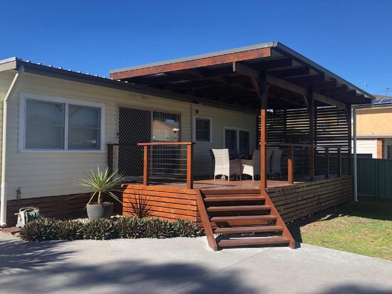 Sandy Shoal Shoal Bay Beach Cottage with aircon - image 11