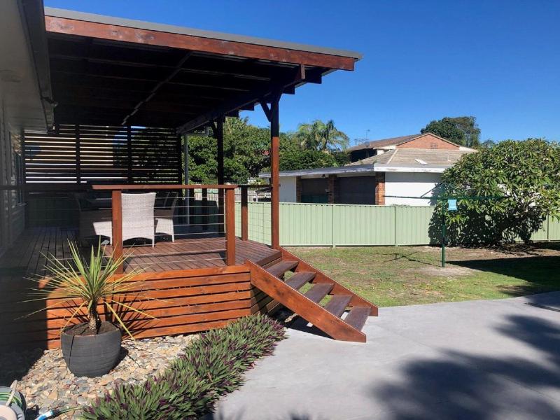 Sandy Shoal Shoal Bay Beach Cottage with aircon - image 4
