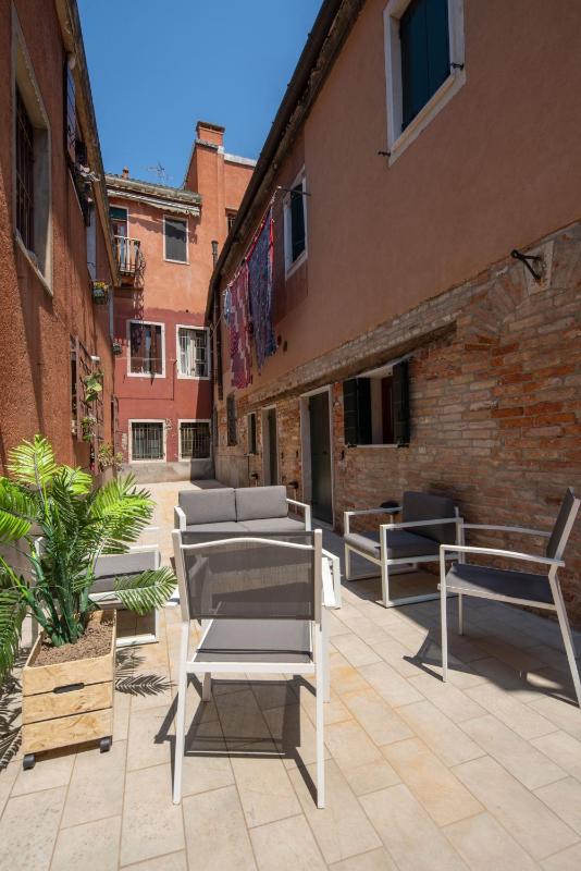 Apartment - Split Level image 4