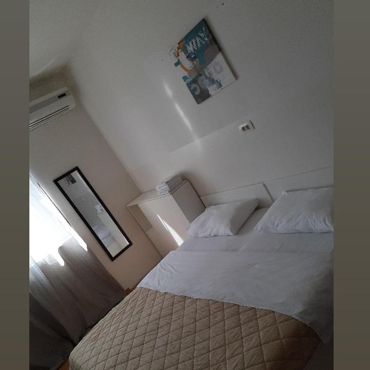Apartment Megi - image 9