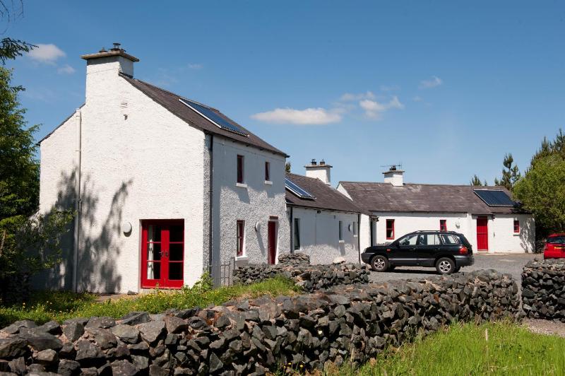 Three-Bedroom Cottage image 4
