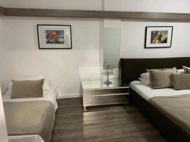 Superior Family Room image 4