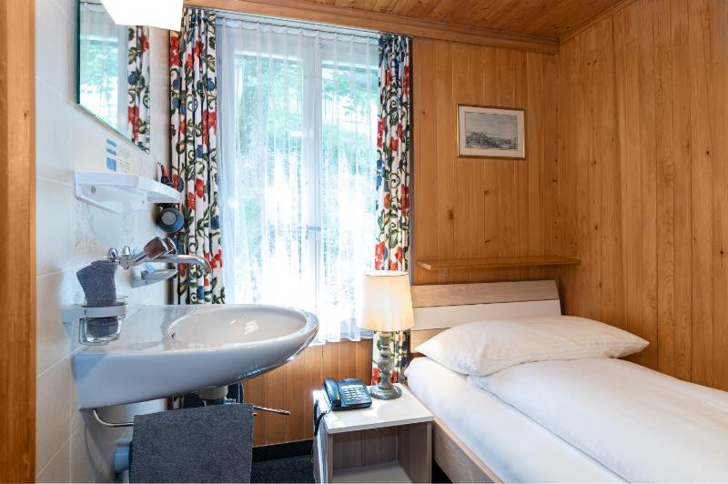 Basic Plus Single Room with Shared Shower and Toilet image 4
