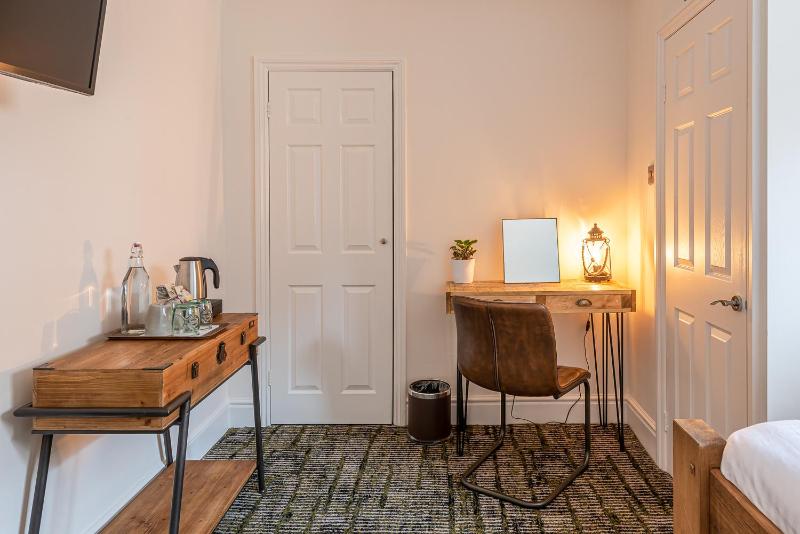 Standard Double Room image 4