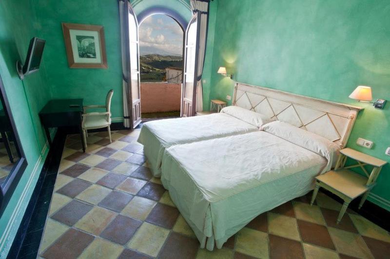 Double or Twin Room image 2