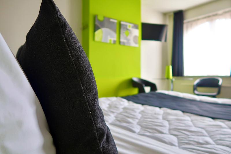 Single Room image 3