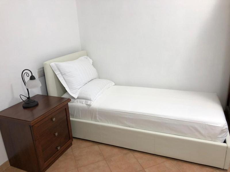 Single Room image 4