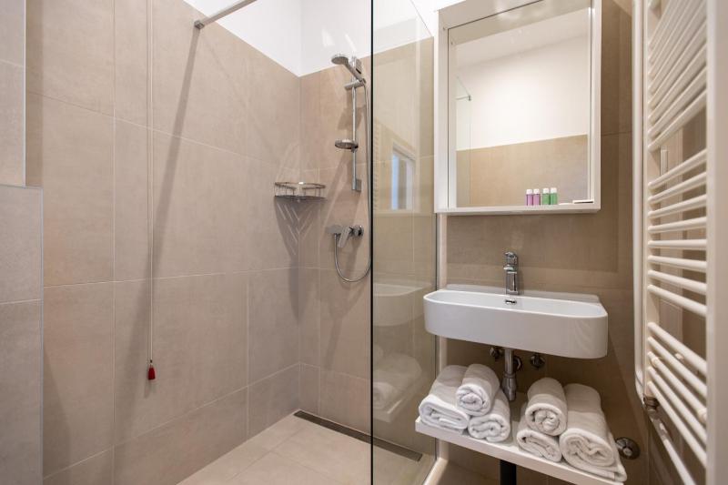 Single Room image 1