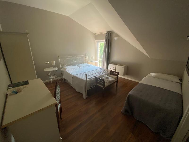Triple Room image 3