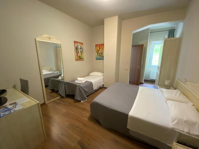 Triple Room image 1
