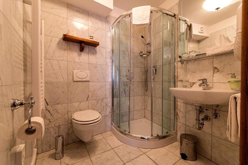 Superior Double Room image 4