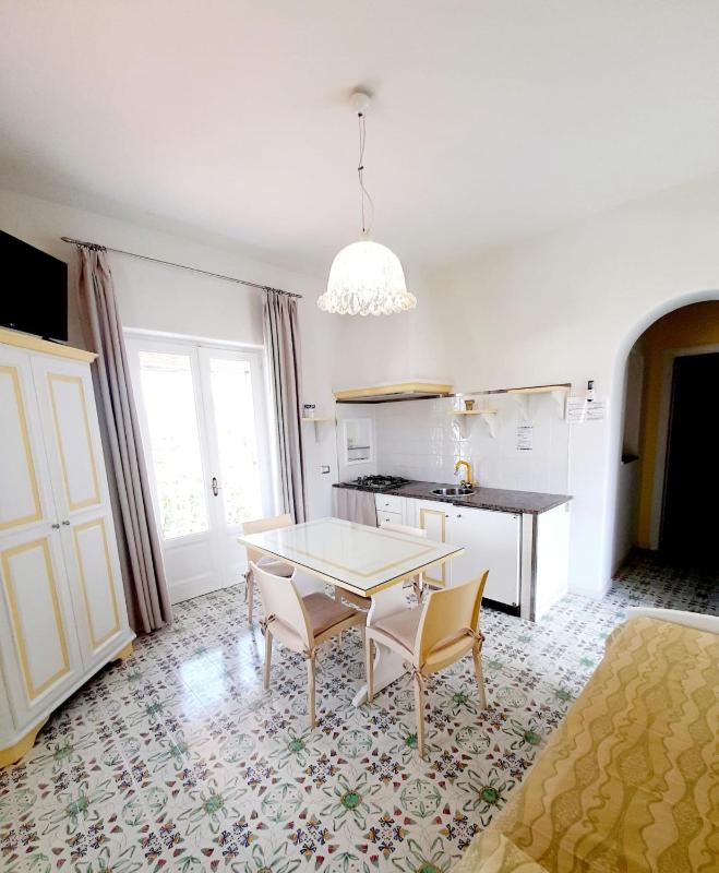 One-Bedroom Apartment image 4