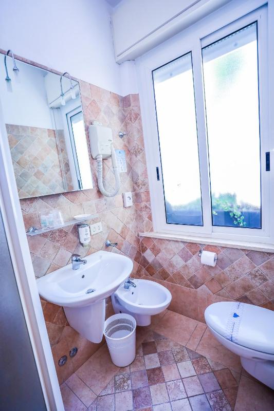 Superior Triple Room image 1