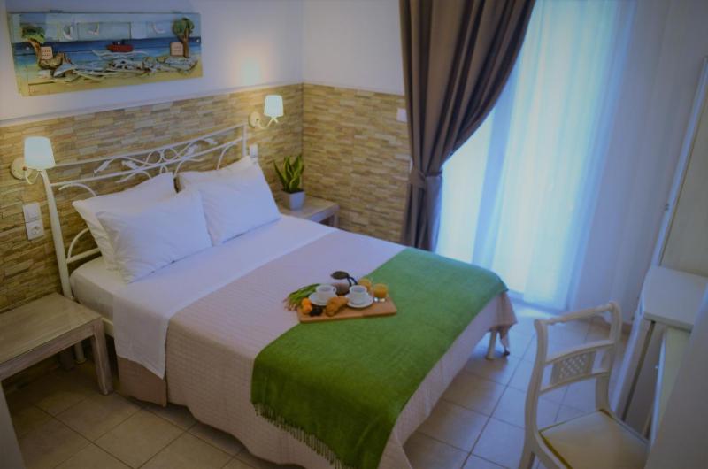 Standard Double Room image 2