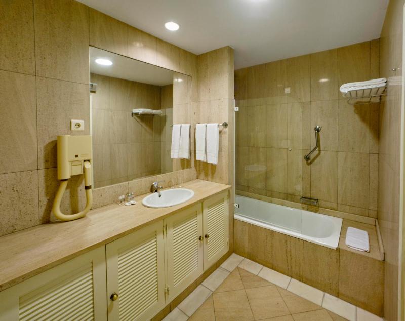 Romantic Package - Standard Double Room image 4