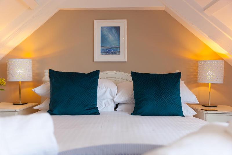 3rd Floor Double Room with Sea View image 3