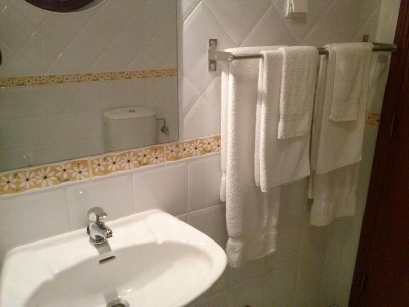 Double Room image 4