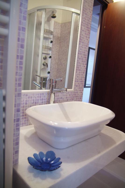Double Room image 2