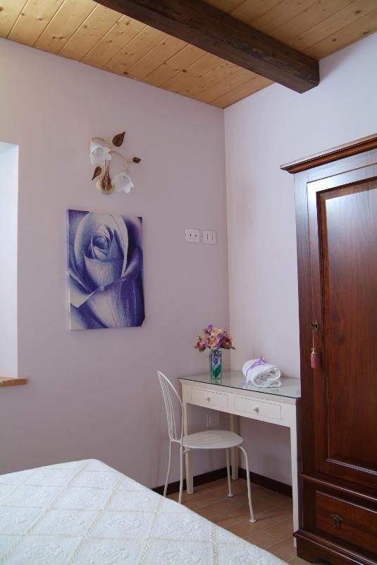 Double Room image 3