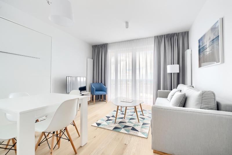Studio Apartment with Sea View image 2