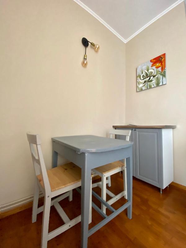 One-Bedroom Apartment image 1
