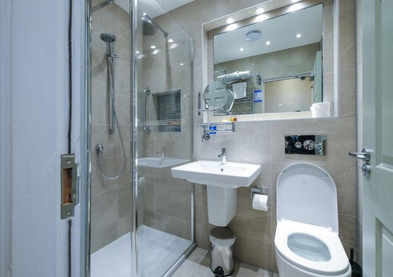 Single Room image 4