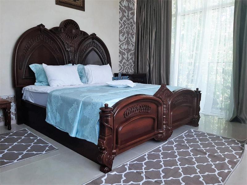 Standard Double Room image 3