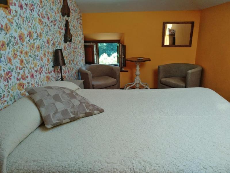 Small Double Room image 1