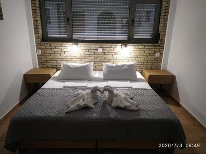 Superior Triple Room with Sea View image 1