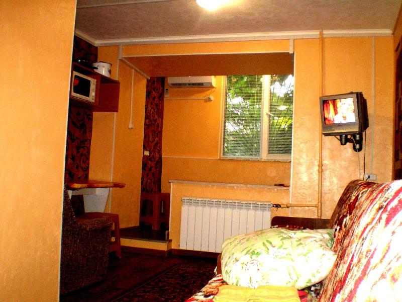 One-Bedroom Apartment image 1